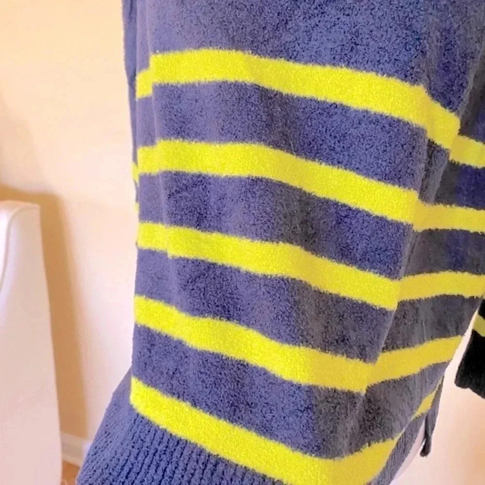 Vince Camuto NWT Navy Blue & Neon Yellow Striped Fuzzy Turtleneck Sweater M - Picture 6 of 10